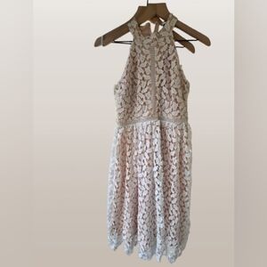 Liza Luxe Chic Lace Dress in Cream Sz. M